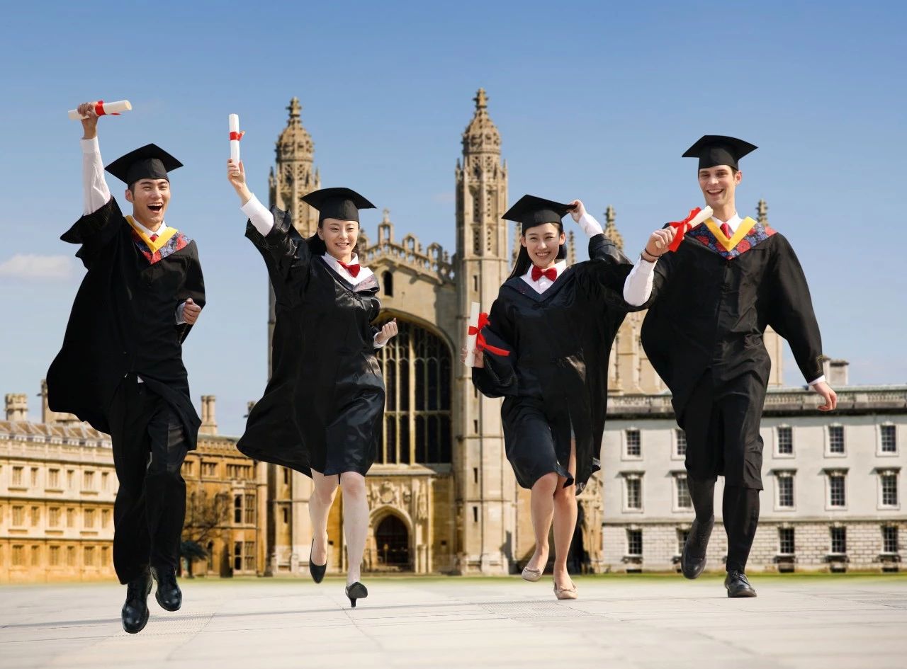 英国高校的中国申请者暴增三成！留学生趋之若鹜为哪般？