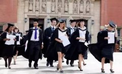 侨外英国移民项目比快更快，22岁留英毕业生2天获批!